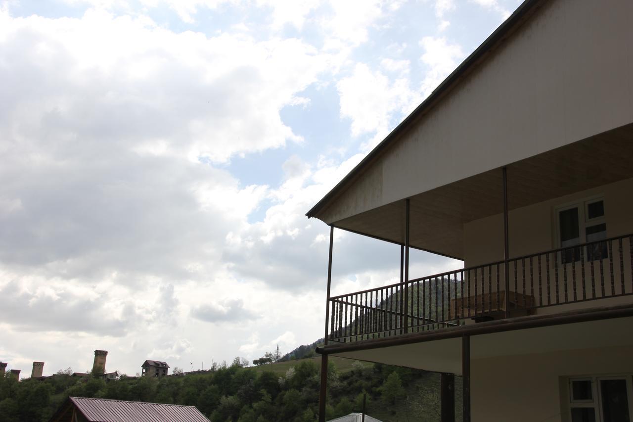 Guesthouse Qarim Mestia Ngoại thất bức ảnh
