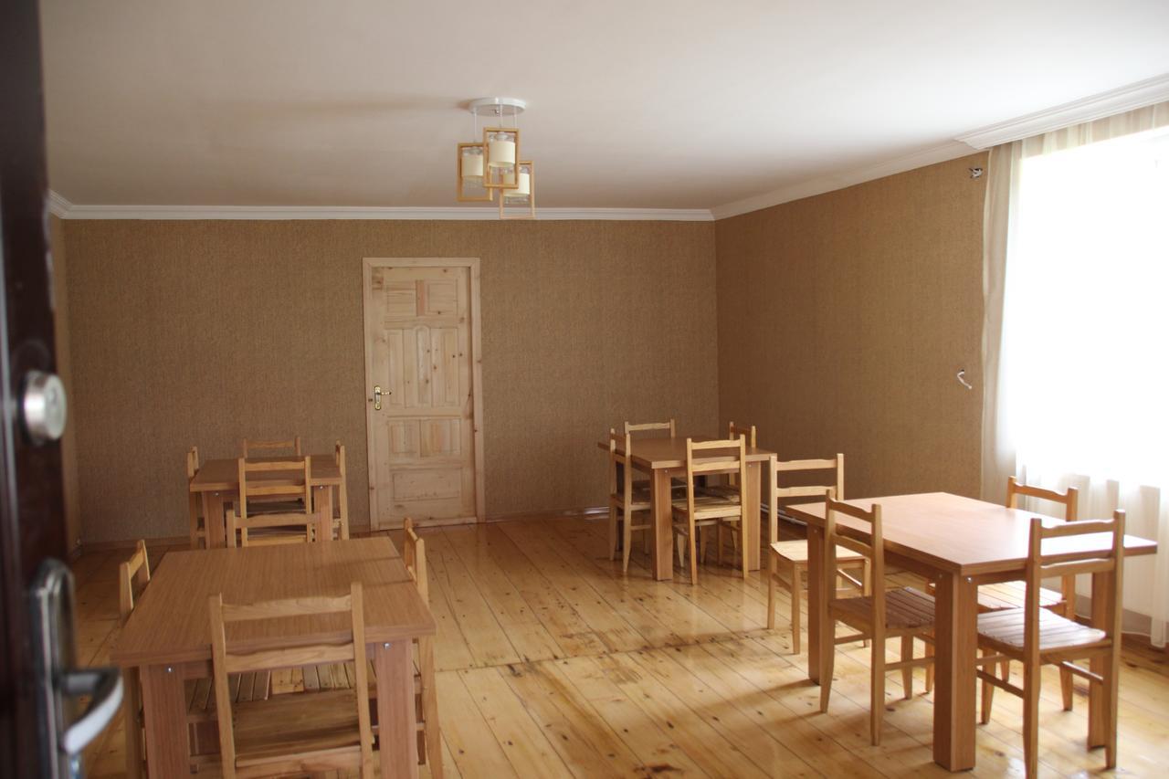 Guesthouse Qarim Mestia Ngoại thất bức ảnh