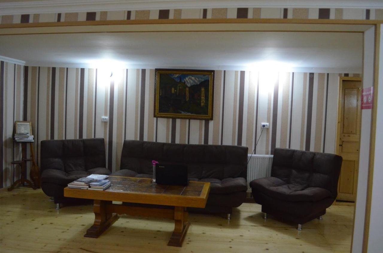 Guesthouse Qarim Mestia Ngoại thất bức ảnh