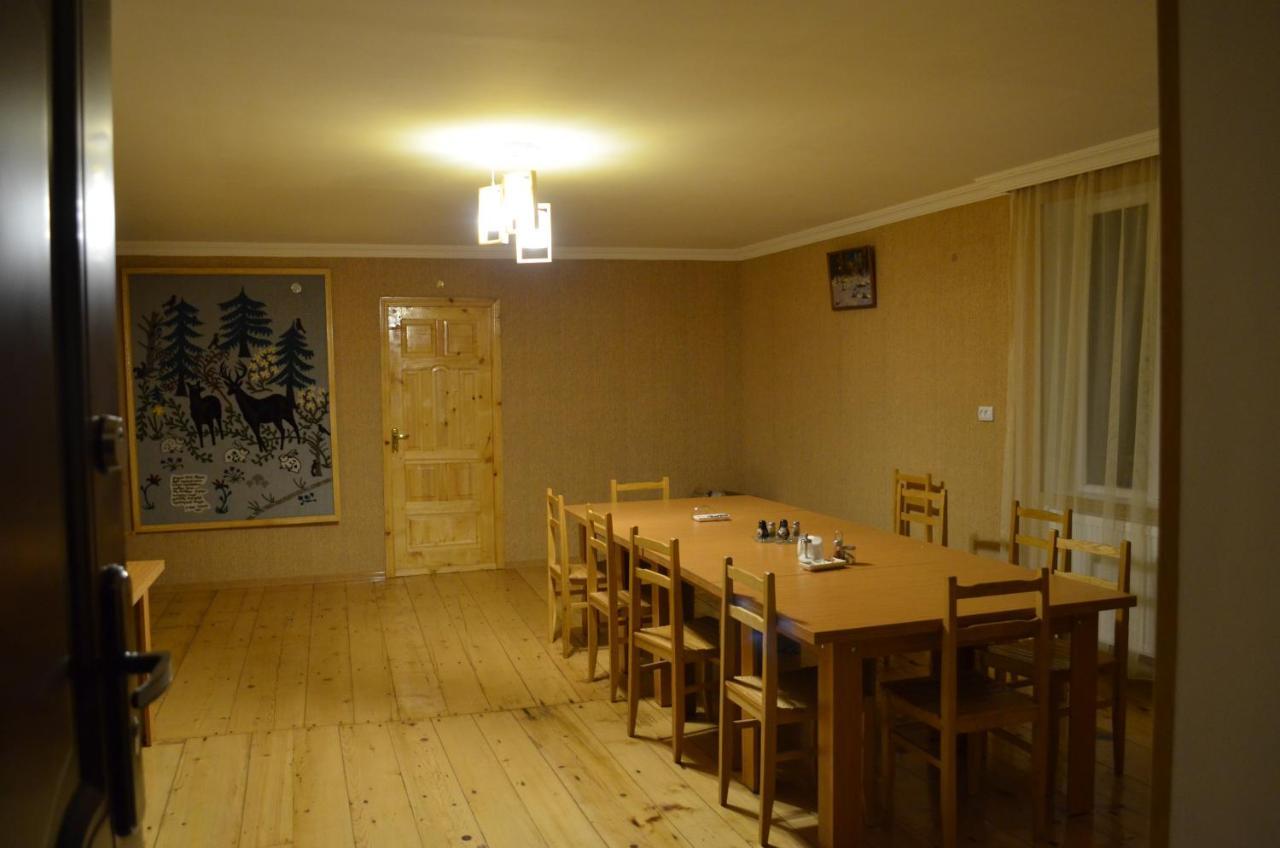 Guesthouse Qarim Mestia Ngoại thất bức ảnh
