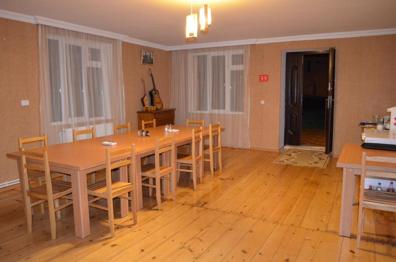 Guesthouse Qarim Mestia Ngoại thất bức ảnh