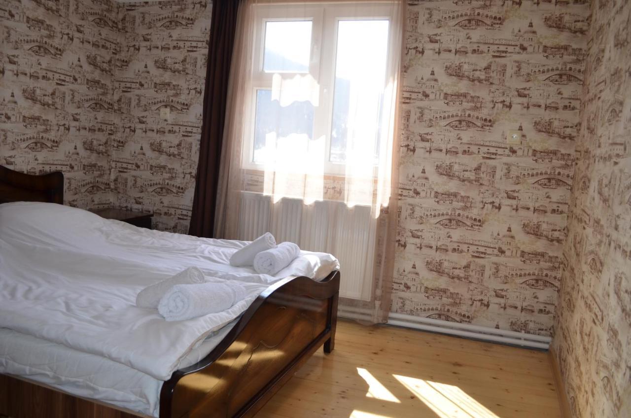 Guesthouse Qarim Mestia Ngoại thất bức ảnh