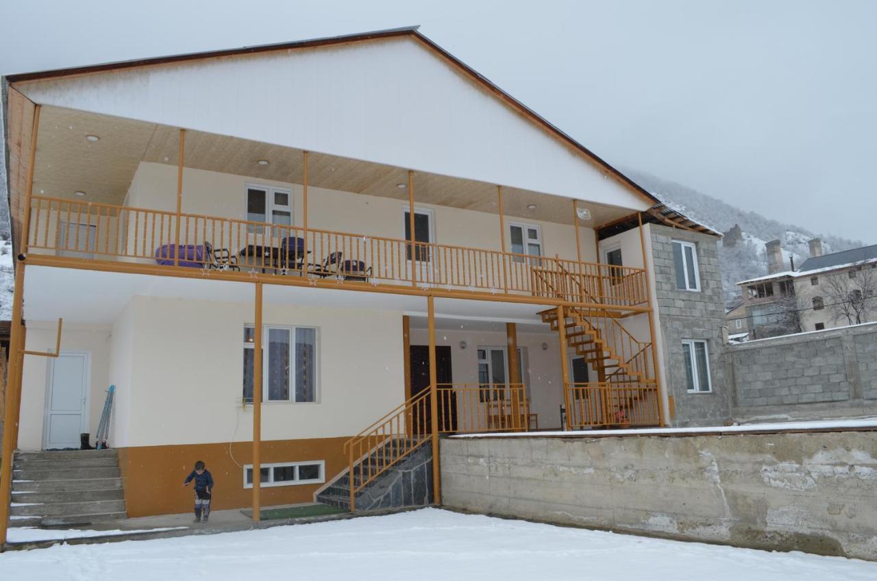 Guesthouse Qarim Mestia Ngoại thất bức ảnh