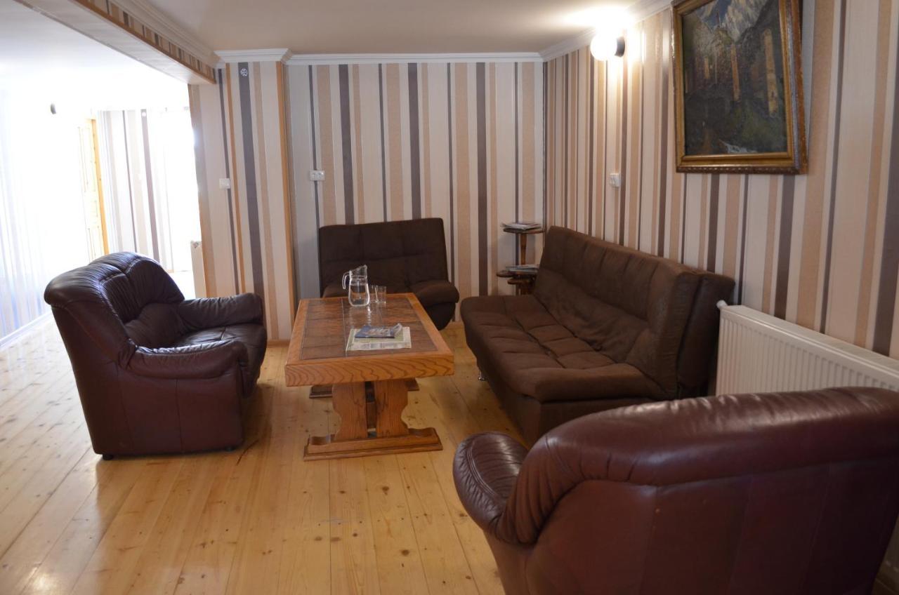Guesthouse Qarim Mestia Ngoại thất bức ảnh